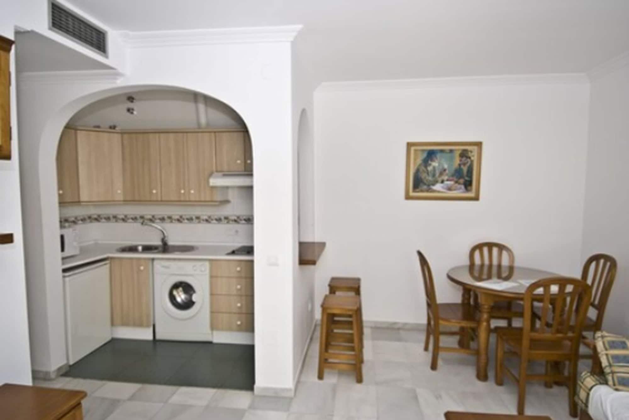 Apartamentos Hc Burriana Playa Nerja Room photo