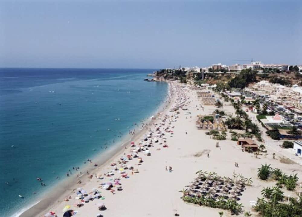 Apartamentos Hc Burriana Playa Nerja Exterior photo