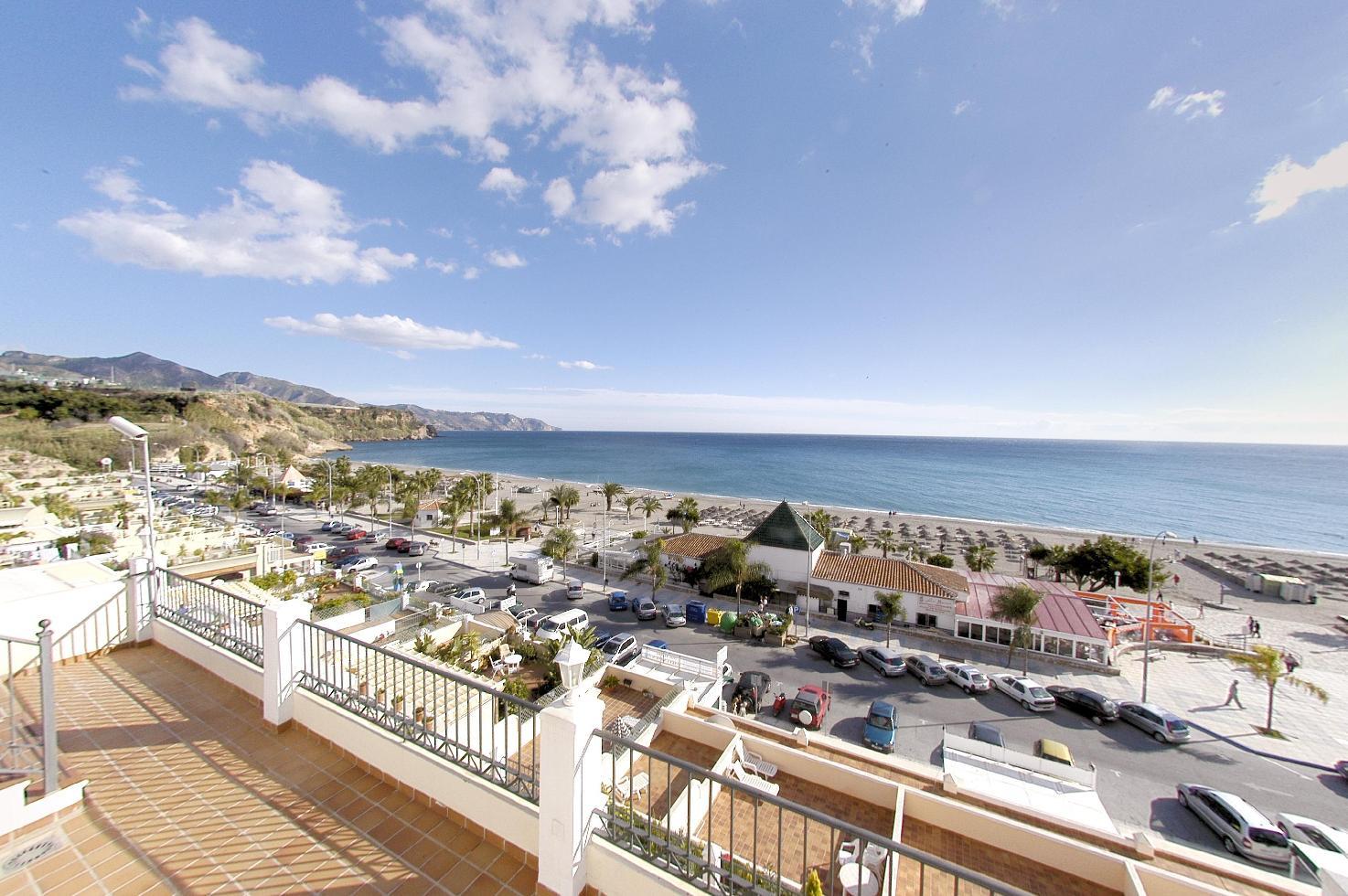 Apartamentos Hc Burriana Playa Nerja Exterior photo