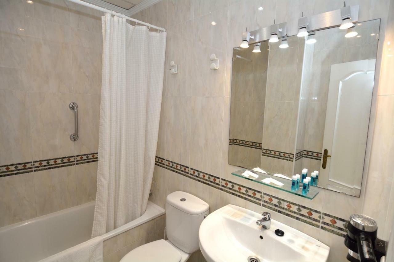 Apartamentos Hc Burriana Playa Nerja Exterior photo