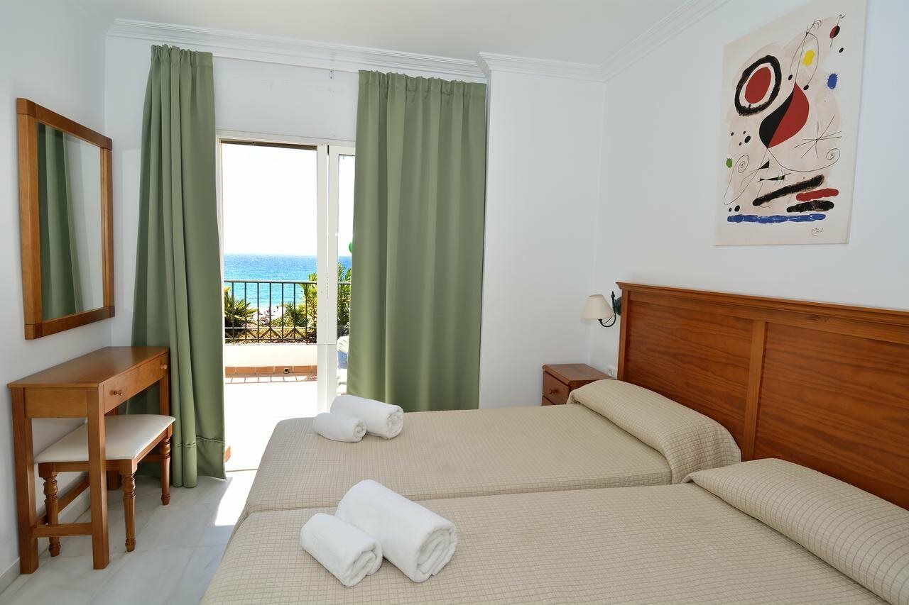 Apartamentos Hc Burriana Playa Nerja Exterior photo